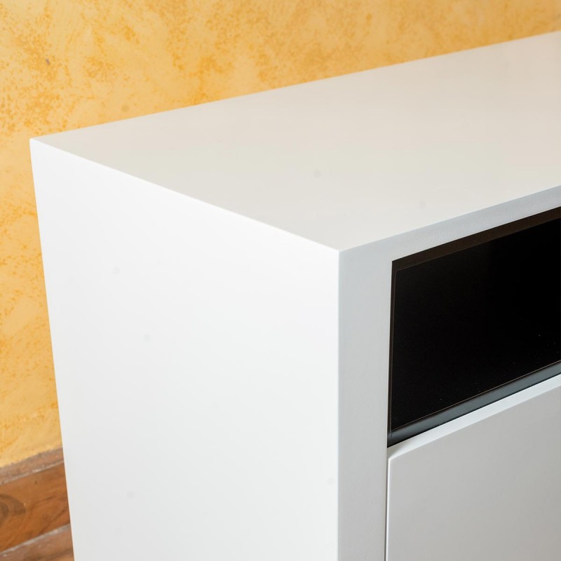 Upgrade your lounge room with this modern White & Grey High Gloss TV Unit - Large – Boxer from Neelsons, a stylish and elegant way to place your entertainment needs. Built to fit up to 70 inch TV stand, Thanks to a combination of open and concealed storage, which provides superb storage choices.